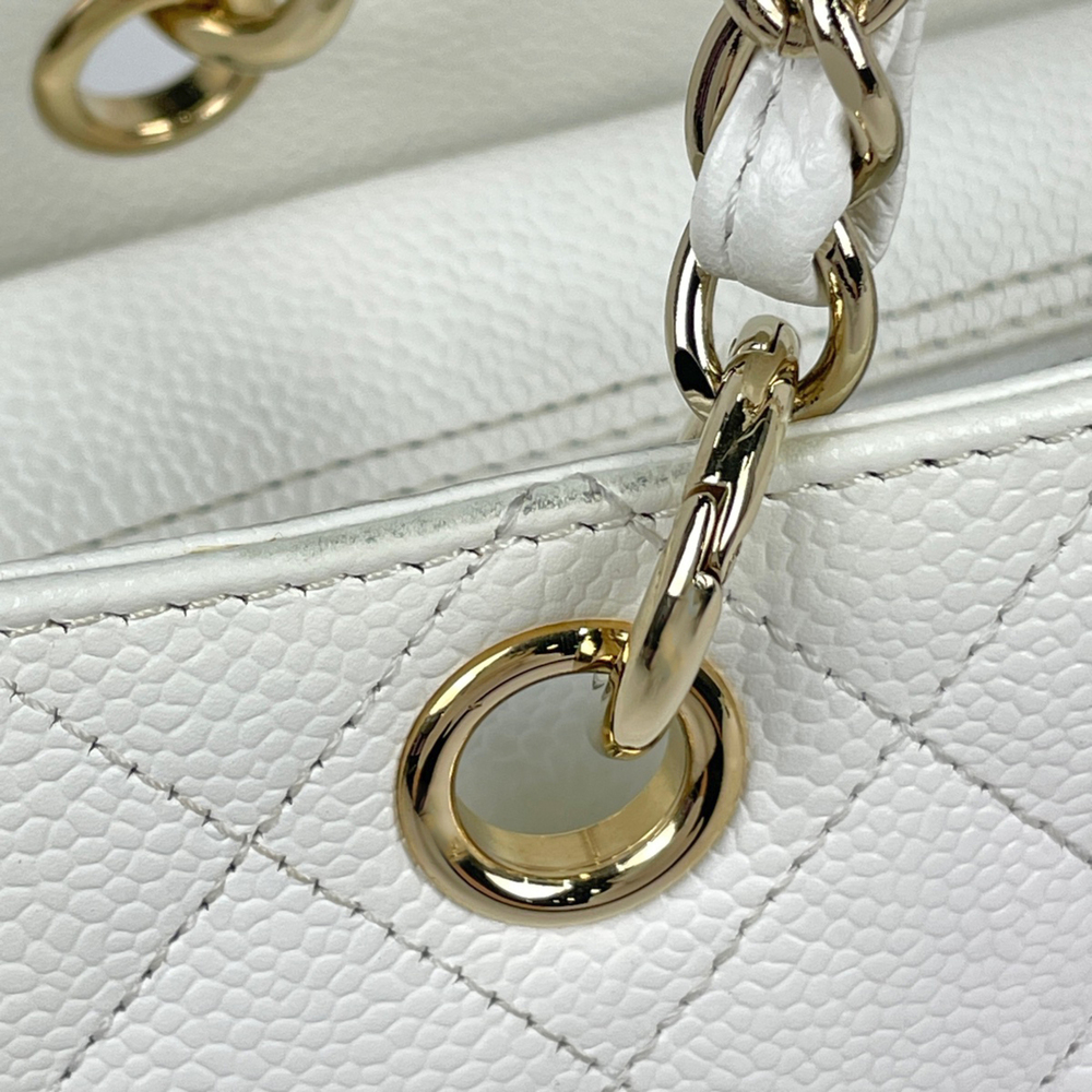 CHANEL Bag - Picture 4 of 9
